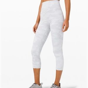 Lululemon white patterned leggings size medium